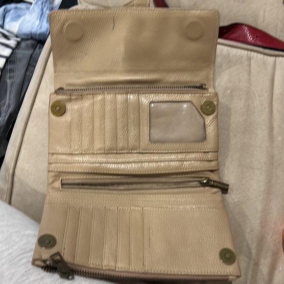 Wallet - Picture 3 of 5